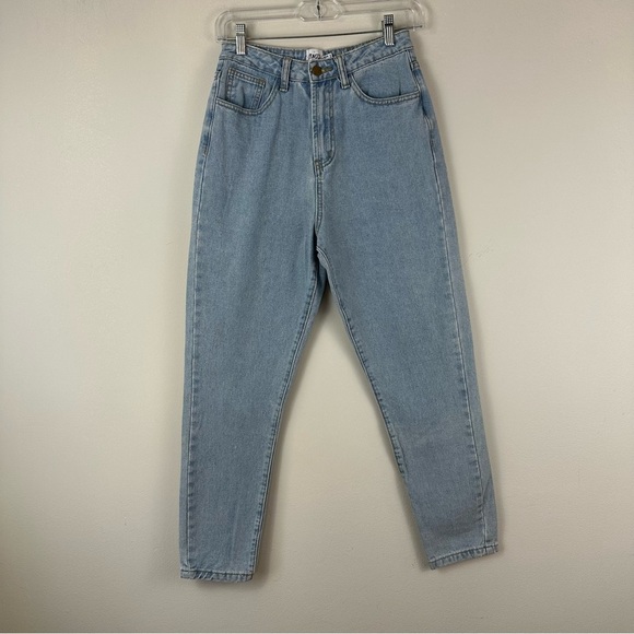 Princess Polly | Light Wash Slim Leg Jeans with Butt Cut Size 2 - Picture 2 of 6